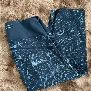 Lululemon Black Lace Play Luxtreme Crop Size 8